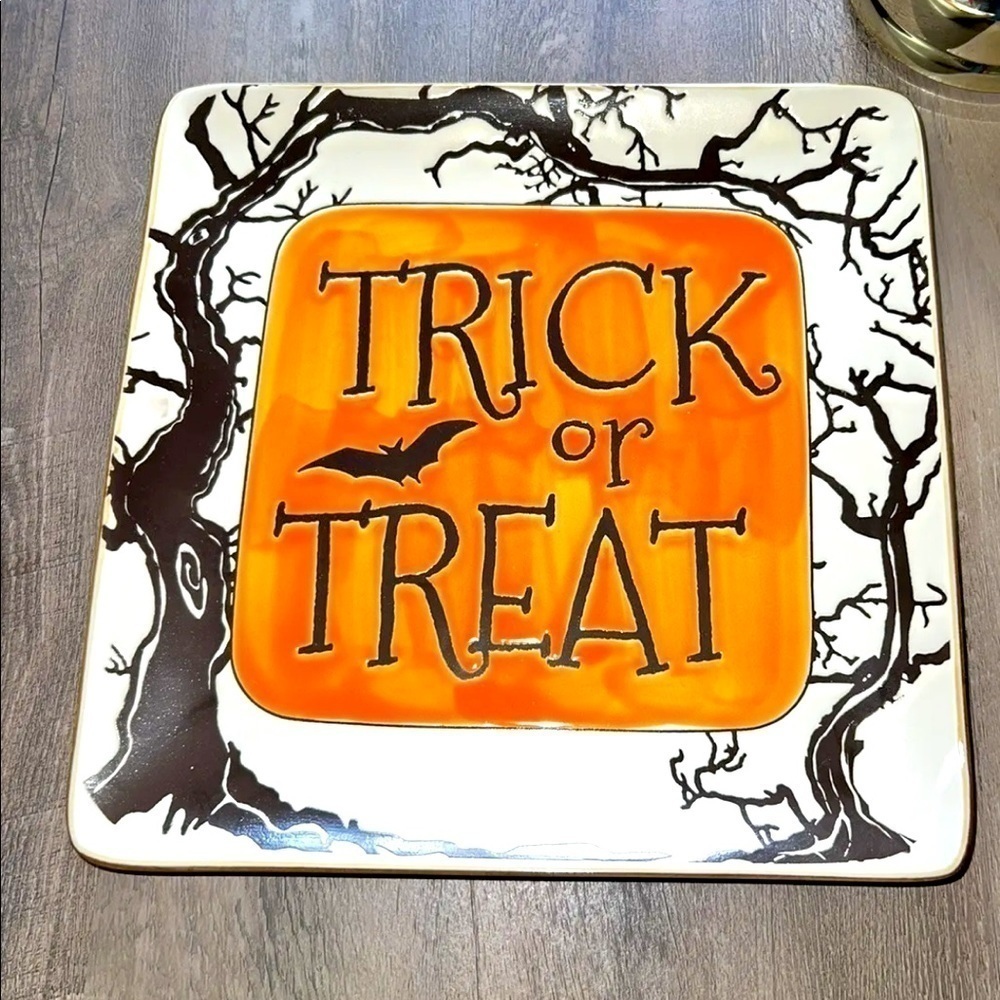 Trick or Treat ceramic Halloween Dish 11”x11” New!